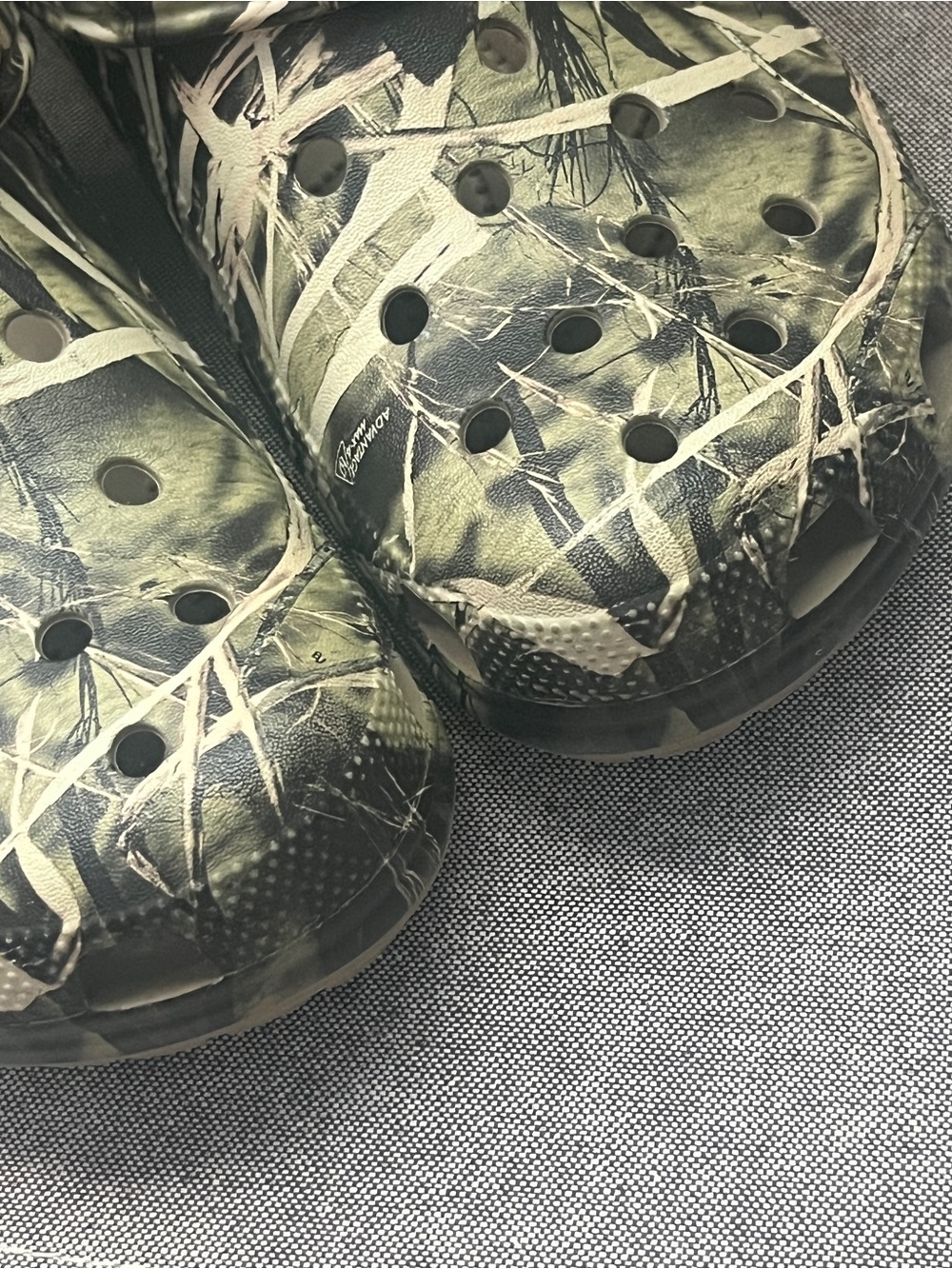 CROCS Camo Clog in Green and Brown Camouflage Size 11 Men’s - Picture 6 of 8